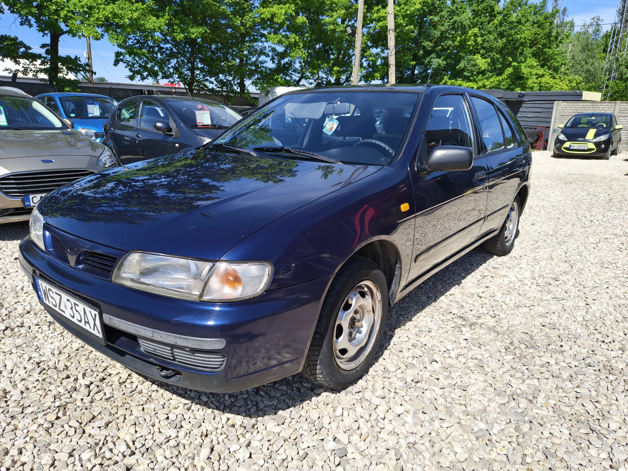Nissan Almera