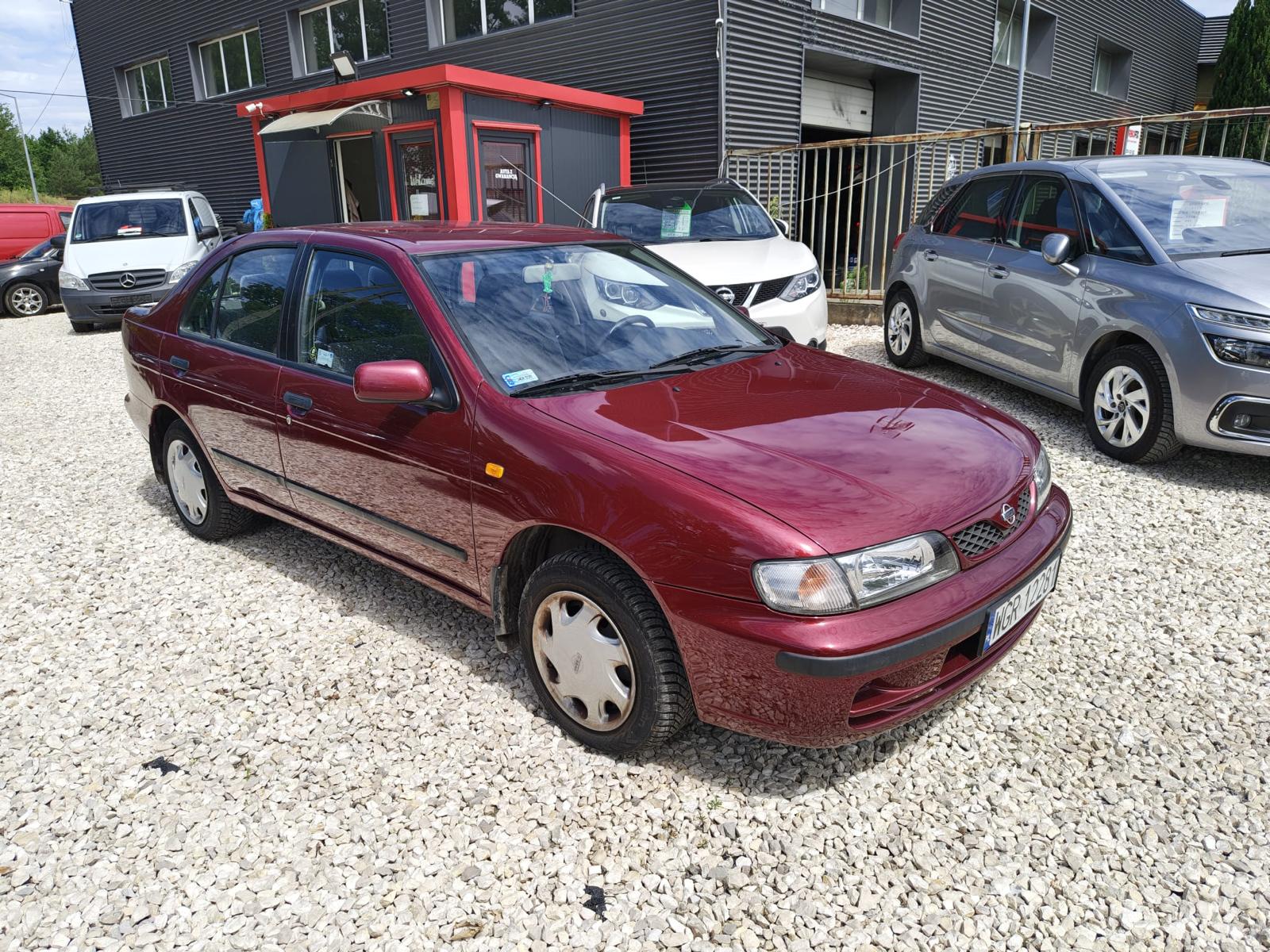 Nissan Almera
