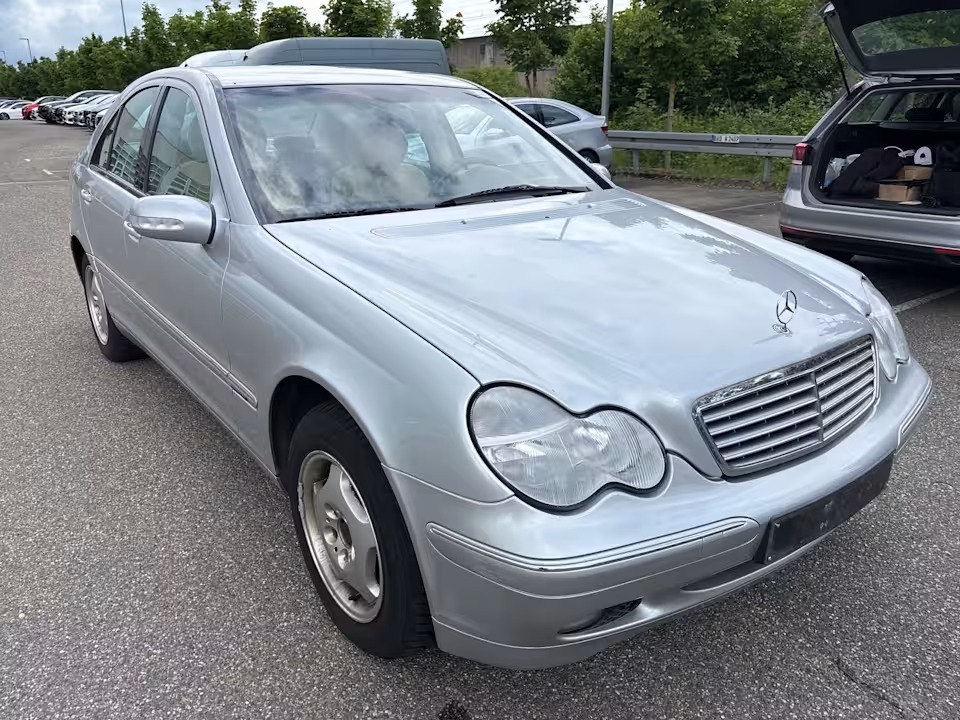 Mercedes C200